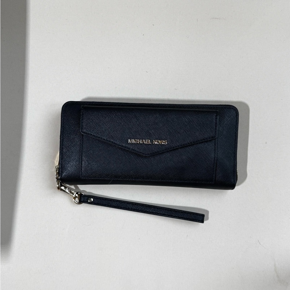 Michael Kors - Jet Set Travel Large Pebbled Leather Wristlet